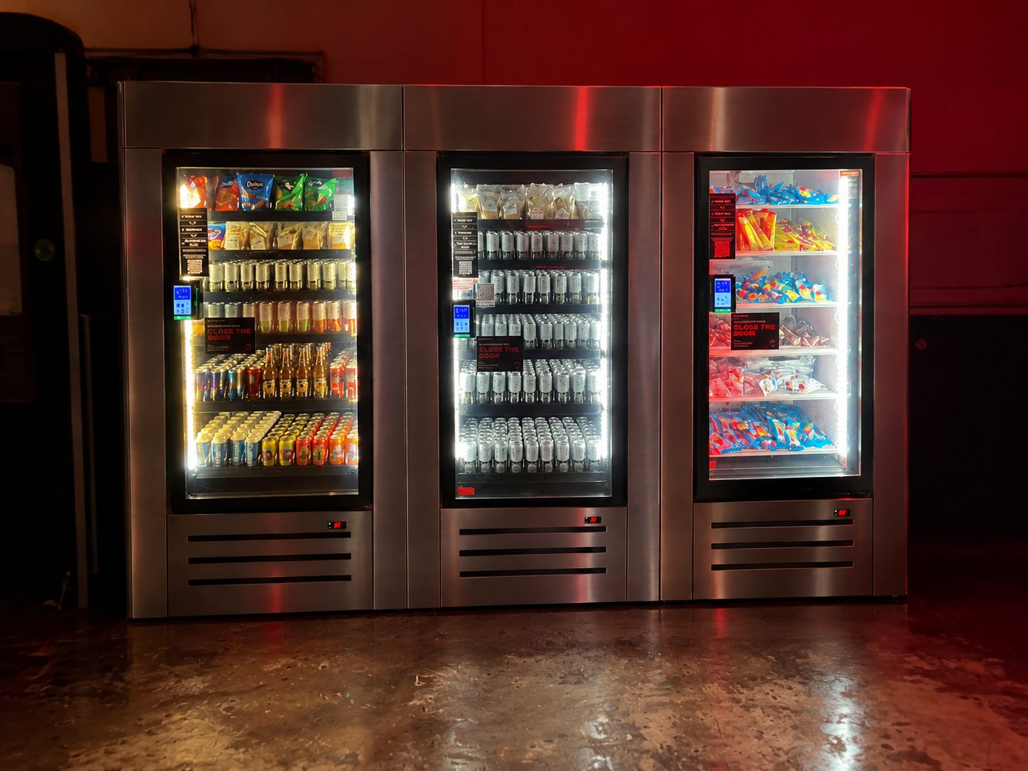 Three NITEGRAB units in brushed inox with drinks, snacks and ice cream, at Sissi's in Amsterdam